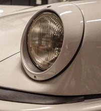 Indlæs billede i Gallery viewer, Sugar Scoop Headlights on classic car with modern Hella H4 halogen insert.